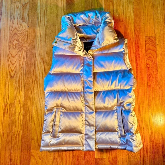 Talbots New High Collar Quilted Down Ladies Puffer Vest.WOW So Hot and Warm! 🥵🔥​ - Picture 6 of 13